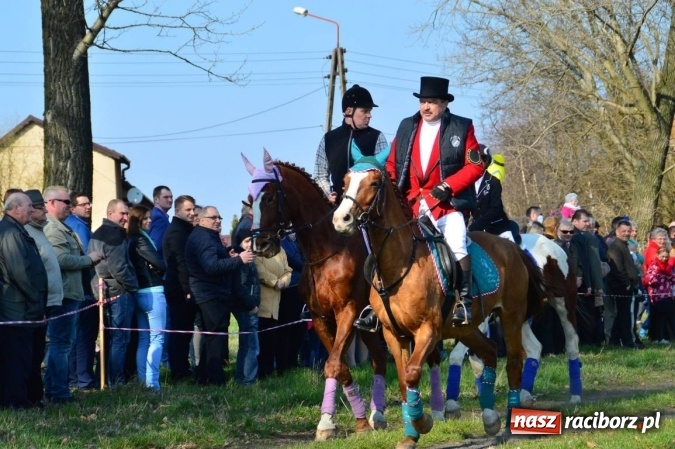 Zdjęcie w galerii na portalu naszraciborz.pl: Bieńkowicki wielkanocny obch&oacute;d p&oacute;l wiadomości z regionu