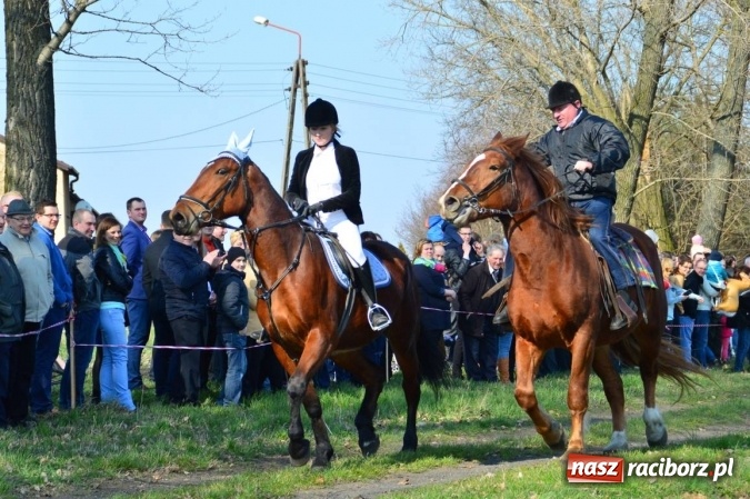 Zdjęcie w galerii na portalu naszraciborz.pl: Bieńkowicki wielkanocny obch&oacute;d p&oacute;l wiadomości z regionu