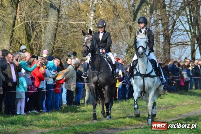 Zdjęcie w galerii na portalu naszraciborz.pl: Bieńkowicki wielkanocny obch&oacute;d p&oacute;l wiadomości z regionu