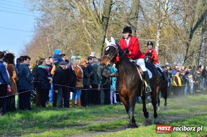 Zdjęcie w galerii na portalu naszraciborz.pl: Bieńkowicki wielkanocny obch&oacute;d p&oacute;l wiadomości z regionu