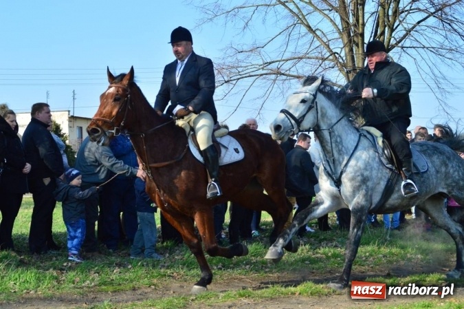 Zdjęcie w galerii na portalu naszraciborz.pl: Bieńkowicki wielkanocny obch&oacute;d p&oacute;l wiadomości z regionu