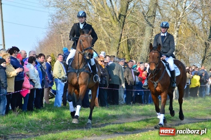 Zdjęcie w galerii na portalu naszraciborz.pl: Bieńkowicki wielkanocny obch&oacute;d p&oacute;l wiadomości z regionu