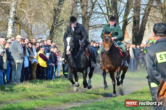 Zdjęcie w galerii na portalu naszraciborz.pl: Bieńkowicki wielkanocny obch&oacute;d p&oacute;l wiadomości z regionu