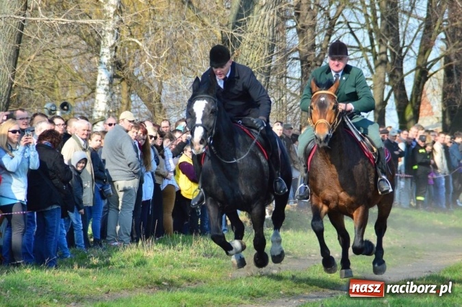 Zdjęcie w galerii na portalu naszraciborz.pl: Bieńkowicki wielkanocny obch&oacute;d p&oacute;l wiadomości z regionu