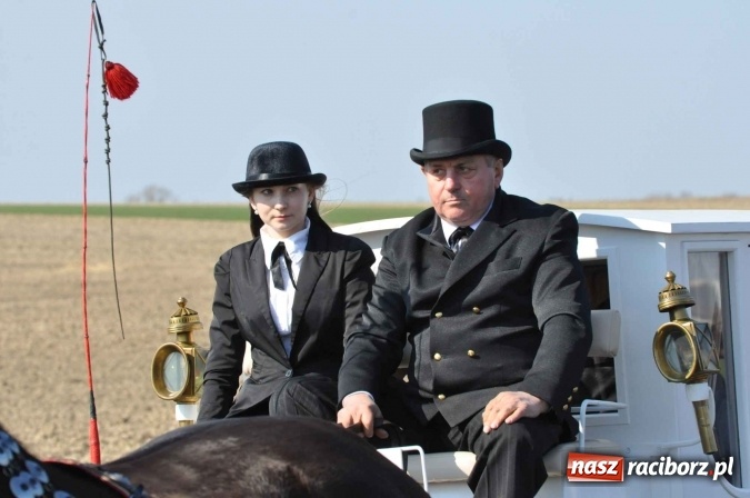 Zdjęcie w galerii na portalu naszraciborz.pl: W Sudole procesja z metropolitą górnośląskim  wiadomości z regionu