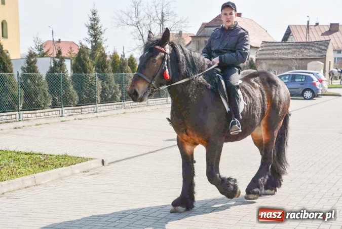 Zdjęcie w galerii na portalu naszraciborz.pl: Zawada Książęca - nadodrzańska procesja wielkanocna  wiadomości z regionu