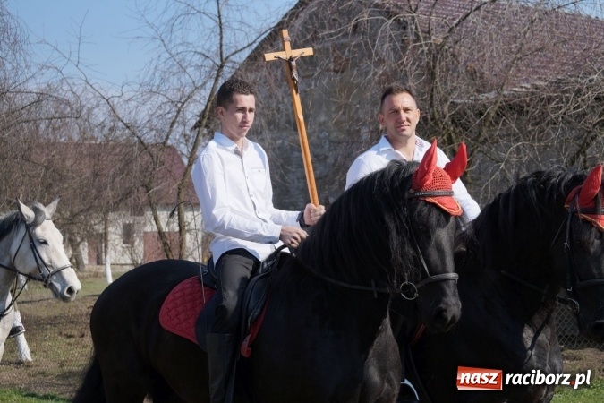 Zdjęcie w galerii na portalu naszraciborz.pl: Zawada Książęca - nadodrzańska procesja wielkanocna  wiadomości z regionu