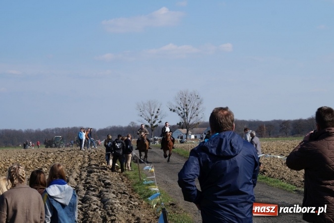 Zdjęcie w galerii na portalu naszraciborz.pl: Zawada Książęca - nadodrzańska procesja wielkanocna  wiadomości z regionu