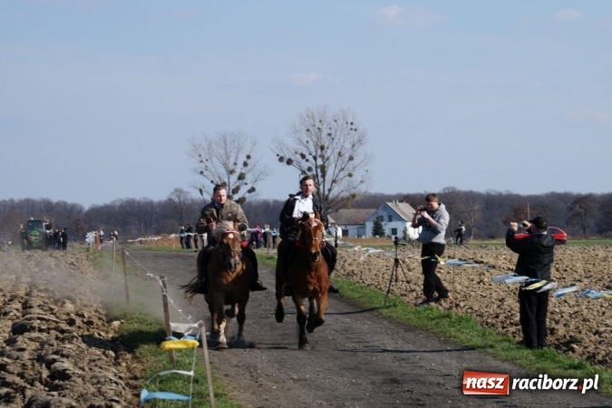 Zdjęcie w galerii na portalu naszraciborz.pl: Zawada Książęca - nadodrzańska procesja wielkanocna  wiadomości z regionu