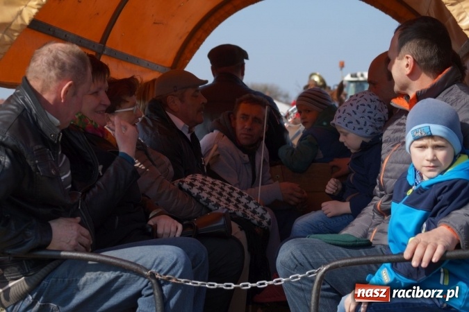 Zdjęcie w galerii na portalu naszraciborz.pl: Zawada Książęca - nadodrzańska procesja wielkanocna  wiadomości z regionu