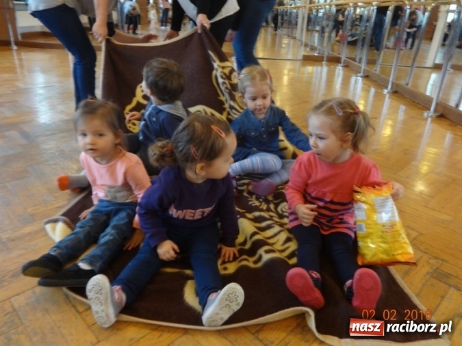 Zdjęcie w galerii na portalu naszraciborz.pl: Fiku-miku przywitało wiosnę  wiadomości z regionu