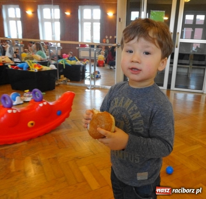 Zdjęcie w galerii na portalu naszraciborz.pl: Fiku-miku przywitało wiosnę  wiadomości z regionu