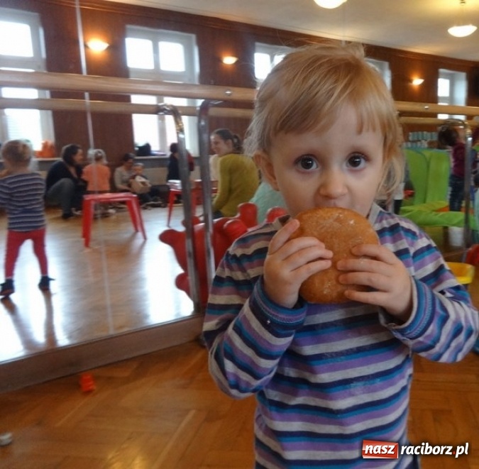 Zdjęcie w galerii na portalu naszraciborz.pl: Fiku-miku przywitało wiosnę  wiadomości z regionu
