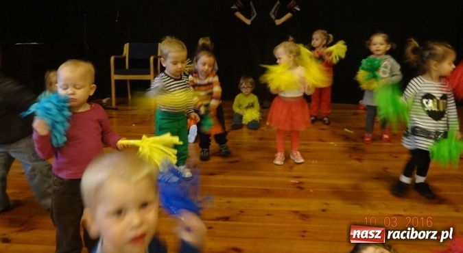 Zdjęcie w galerii na portalu naszraciborz.pl: Fiku-miku przywitało wiosnę  wiadomości z regionu