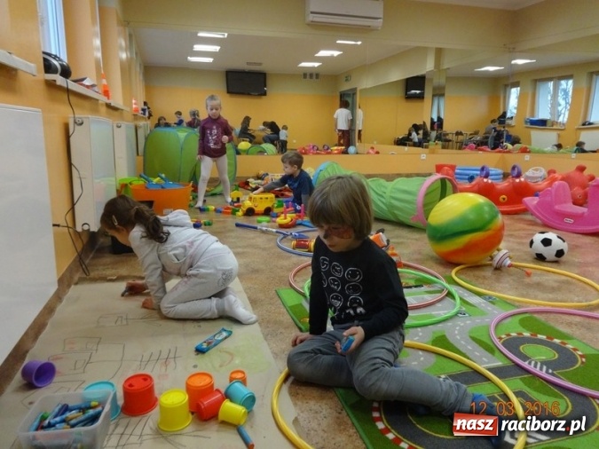 Zdjęcie w galerii na portalu naszraciborz.pl: Fiku-miku przywitało wiosnę  wiadomości z regionu