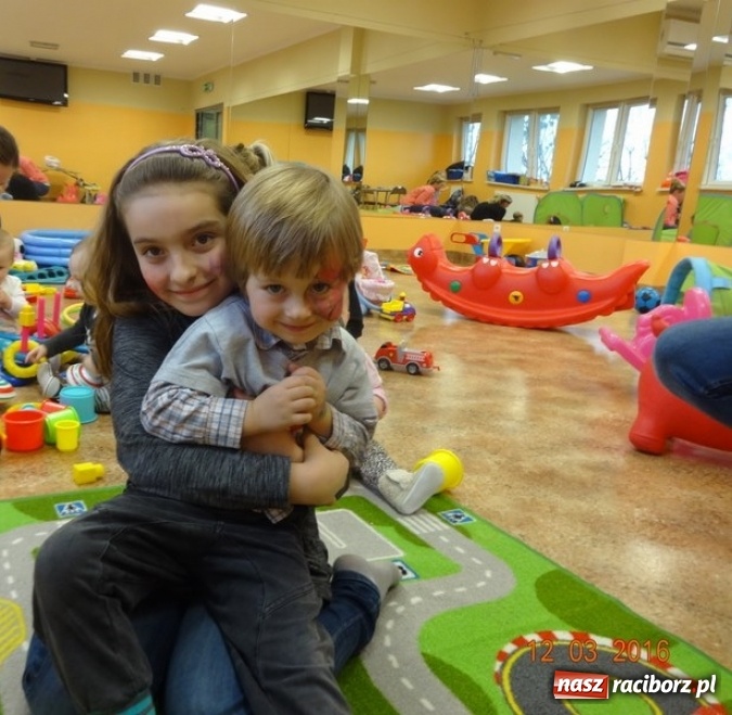 Zdjęcie w galerii na portalu naszraciborz.pl: Fiku-miku przywitało wiosnę  wiadomości z regionu