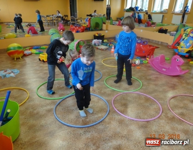 Zdjęcie w galerii na portalu naszraciborz.pl: Fiku-miku przywitało wiosnę  wiadomości z regionu