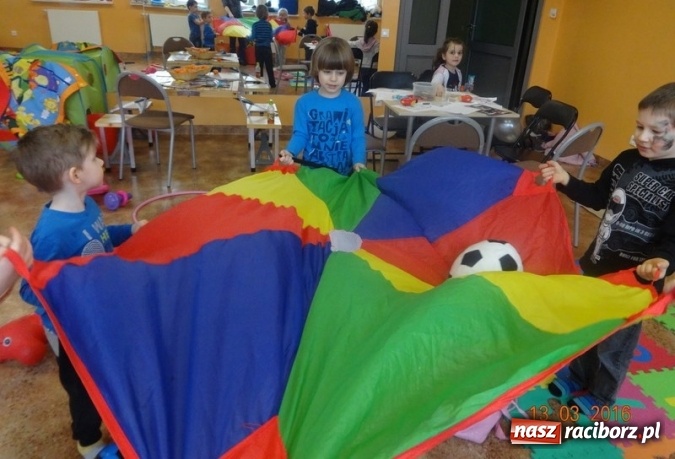 Zdjęcie w galerii na portalu naszraciborz.pl: Fiku-miku przywitało wiosnę  wiadomości z regionu