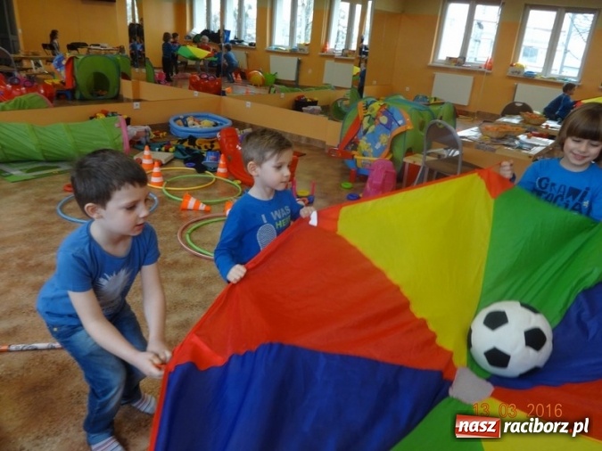 Zdjęcie w galerii na portalu naszraciborz.pl: Fiku-miku przywitało wiosnę  wiadomości z regionu