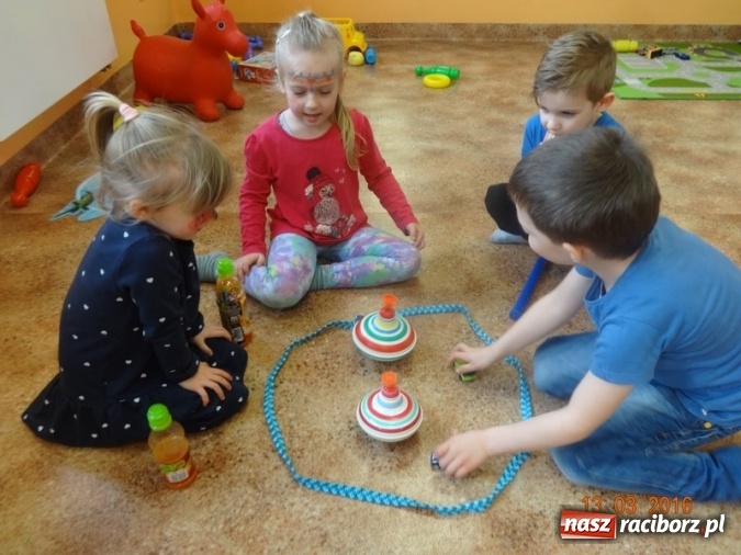 Zdjęcie w galerii na portalu naszraciborz.pl: Fiku-miku przywitało wiosnę  wiadomości z regionu