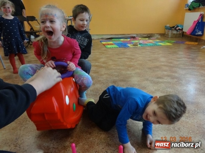 Zdjęcie w galerii na portalu naszraciborz.pl: Fiku-miku przywitało wiosnę  wiadomości z regionu