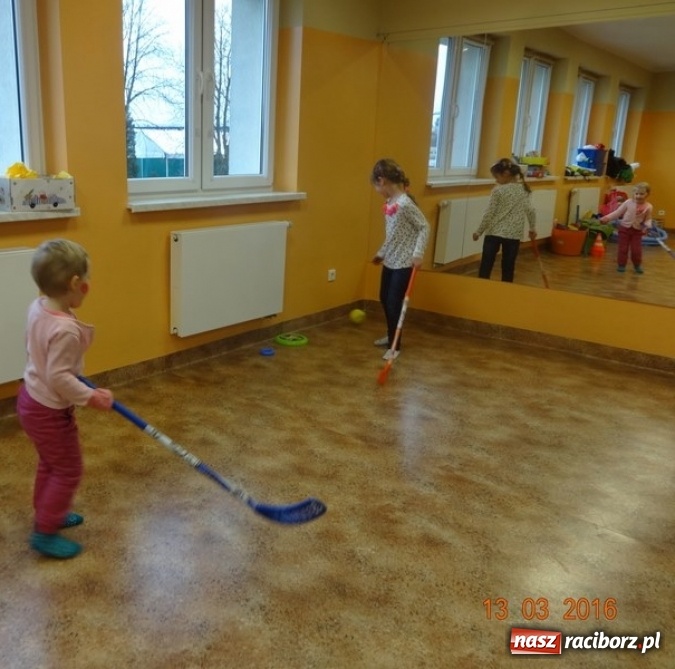 Zdjęcie w galerii na portalu naszraciborz.pl: Fiku-miku przywitało wiosnę  wiadomości z regionu