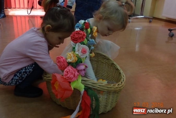 Zdjęcie w galerii na portalu naszraciborz.pl: Fiku-miku przywitało wiosnę  wiadomości z regionu