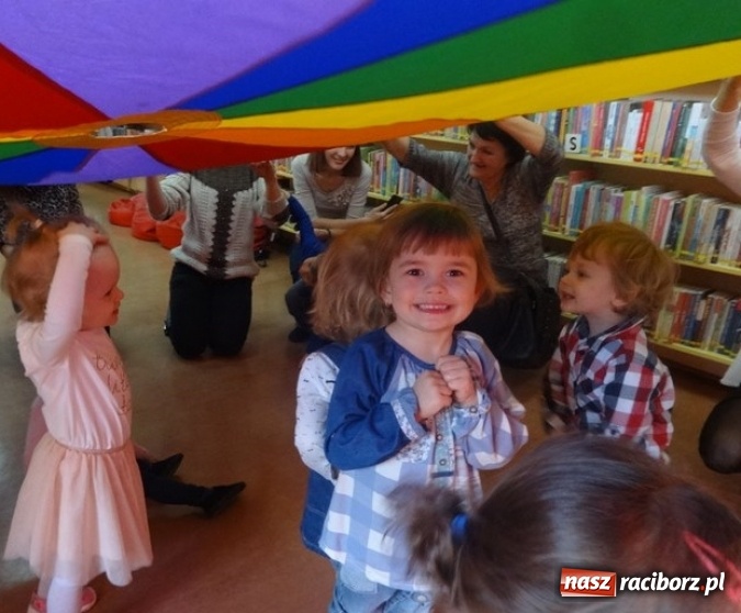 Zdjęcie w galerii na portalu naszraciborz.pl: Fiku-miku przywitało wiosnę  wiadomości z regionu