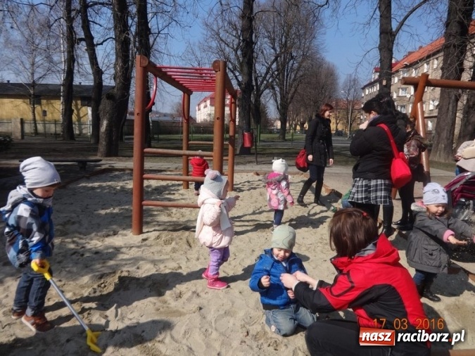 Zdjęcie w galerii na portalu naszraciborz.pl: Fiku-miku przywitało wiosnę  wiadomości z regionu