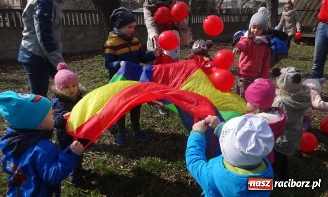 Zdjęcie w galerii na portalu naszraciborz.pl: Fiku-miku przywitało wiosnę  wiadomości z regionu