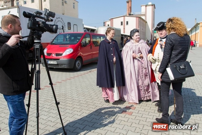 Zdjęcie w galerii na portalu naszraciborz.pl: W drodze do kościółka św. Krzyża wiadomości z regionu