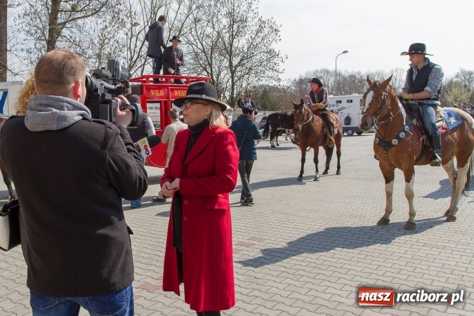 Zdjęcie w galerii na portalu naszraciborz.pl: W drodze do kościółka św. Krzyża wiadomości z regionu