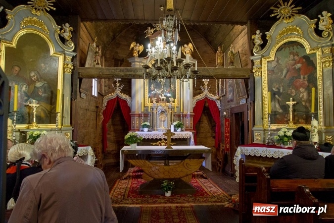 Zdjęcie w galerii na portalu naszraciborz.pl: W drodze do kościółka św. Krzyża wiadomości z regionu