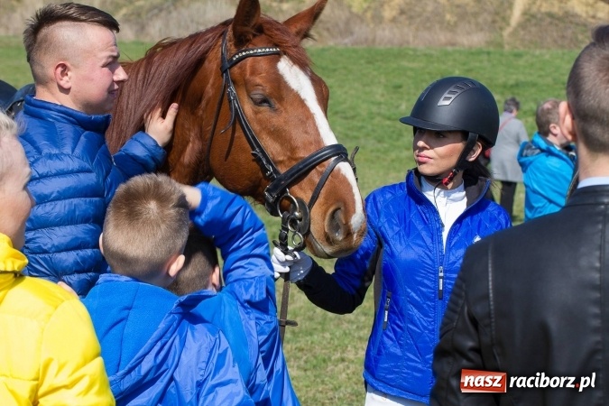 Zdjęcie w galerii na portalu naszraciborz.pl: W drodze do kościółka św. Krzyża wiadomości z regionu