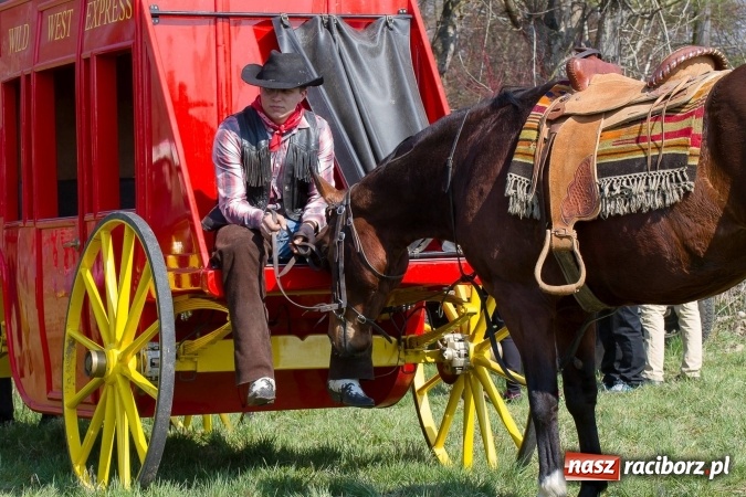 Zdjęcie w galerii na portalu naszraciborz.pl: W drodze do kościółka św. Krzyża wiadomości z regionu
