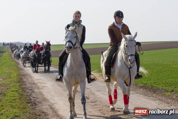 Zdjęcie w galerii na portalu naszraciborz.pl: W drodze do kościółka św. Krzyża wiadomości z regionu
