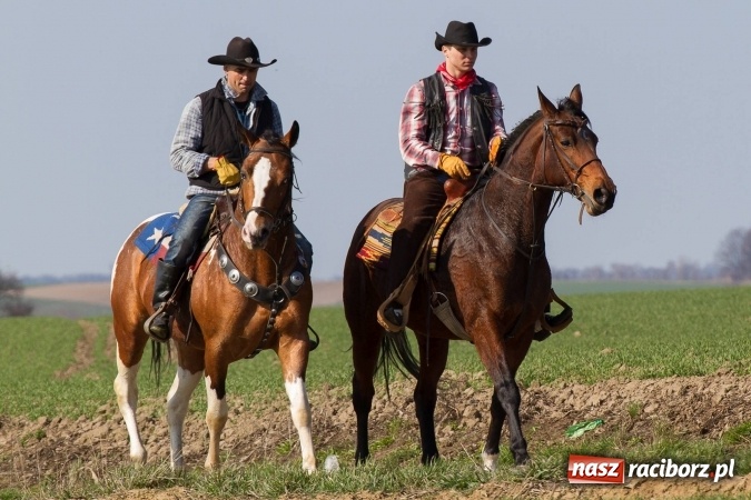 Zdjęcie w galerii na portalu naszraciborz.pl: W drodze do kościółka św. Krzyża wiadomości z regionu