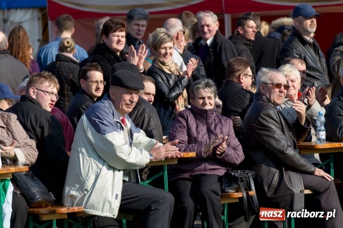 Zdjęcie w galerii na portalu naszraciborz.pl: Wielkanocny festyn konny w Pietrowicach Wielkich wiadomości z regionu
