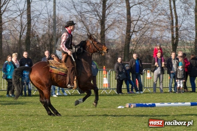 Zdjęcie w galerii na portalu naszraciborz.pl: Wielkanocny festyn konny w Pietrowicach Wielkich wiadomości z regionu