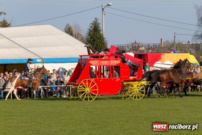 Zdjęcie w galerii na portalu naszraciborz.pl: Wielkanocny festyn konny w Pietrowicach Wielkich wiadomości z regionu