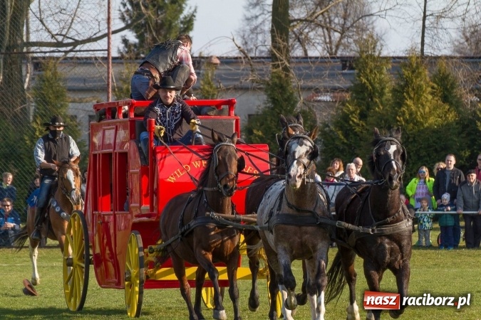 Zdjęcie w galerii na portalu naszraciborz.pl: Wielkanocny festyn konny w Pietrowicach Wielkich wiadomości z regionu