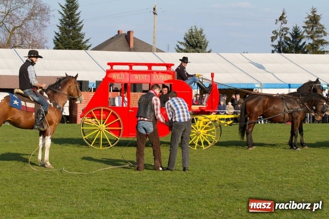 Zdjęcie w galerii na portalu naszraciborz.pl: Wielkanocny festyn konny w Pietrowicach Wielkich wiadomości z regionu