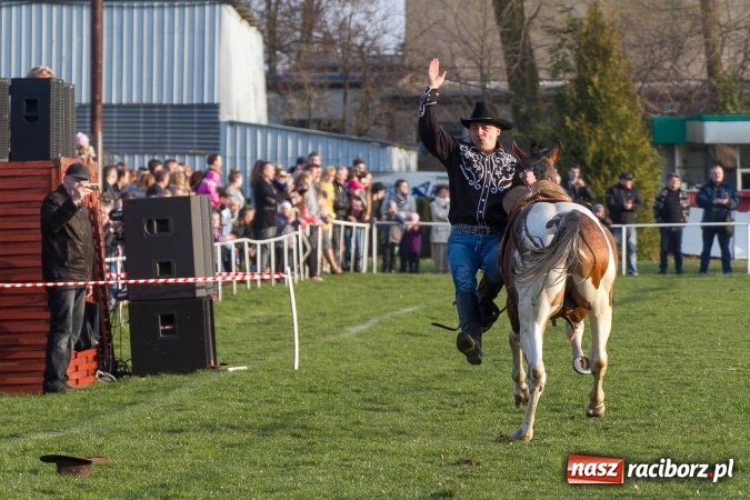 Zdjęcie w galerii na portalu naszraciborz.pl: Wielkanocny festyn konny w Pietrowicach Wielkich wiadomości z regionu