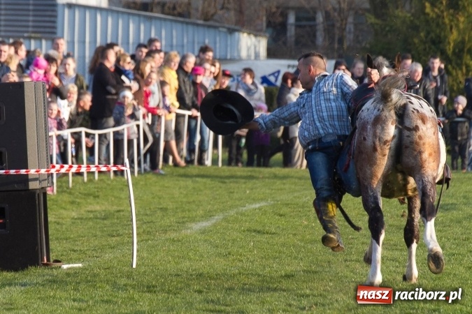Zdjęcie w galerii na portalu naszraciborz.pl: Wielkanocny festyn konny w Pietrowicach Wielkich wiadomości z regionu