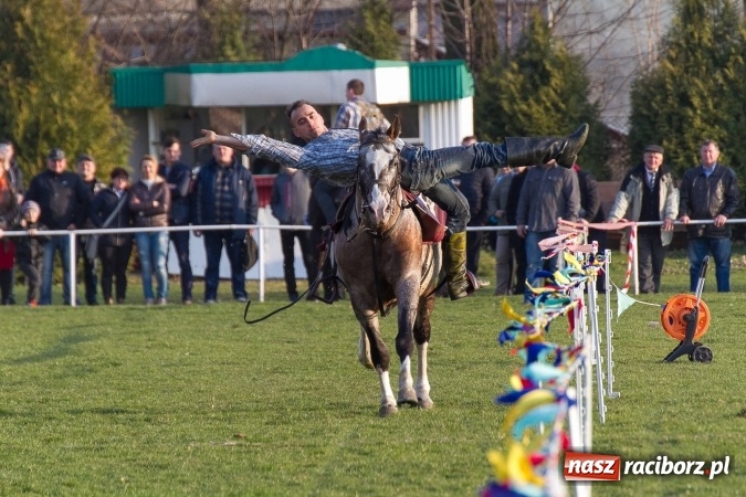 Zdjęcie w galerii na portalu naszraciborz.pl: Wielkanocny festyn konny w Pietrowicach Wielkich wiadomości z regionu