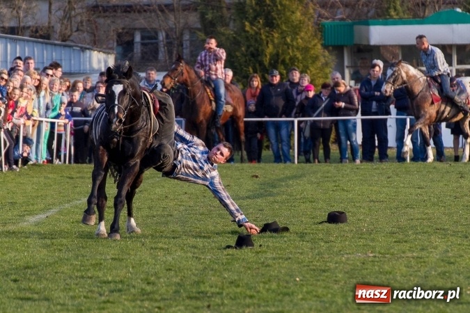 Zdjęcie w galerii na portalu naszraciborz.pl: Wielkanocny festyn konny w Pietrowicach Wielkich wiadomości z regionu