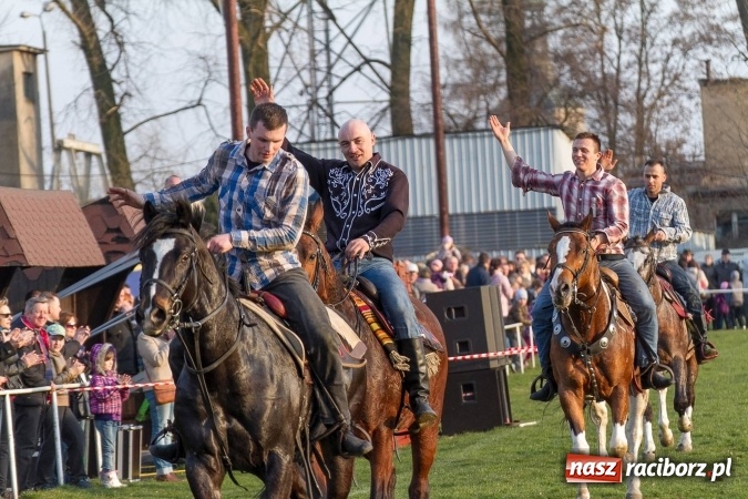 Zdjęcie w galerii na portalu naszraciborz.pl: Wielkanocny festyn konny w Pietrowicach Wielkich wiadomości z regionu