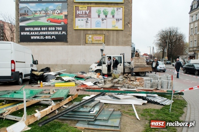 Zdjęcie w galerii na portalu naszraciborz.pl: Znika rudera i kiosk, odświeżone rondo, czyli co nowego w mieście Racib&oacute;rz wiadomości z regionu