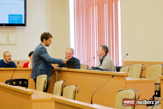 Zdjęcie w galerii na portalu naszraciborz.pl: Raciborscy radni zapoznali się z systemem eSesja wiadomości z regionu
