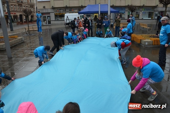 Zdjęcie w galerii na portalu naszraciborz.pl: Start kampanii ŁAPMY WODĘ w Katowicach  wiadomości z regionu